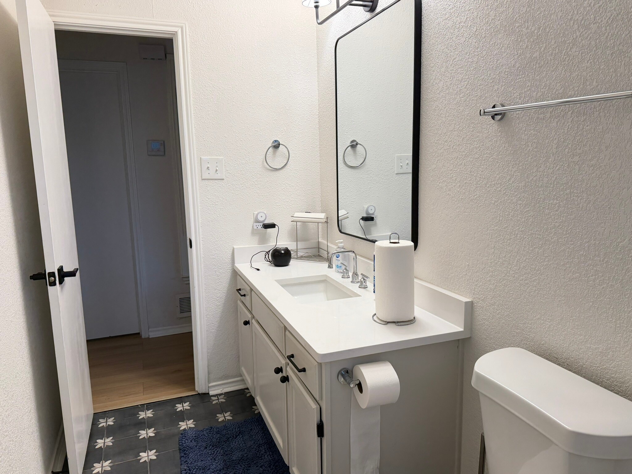 Building Photo - 921 Matilda Dr