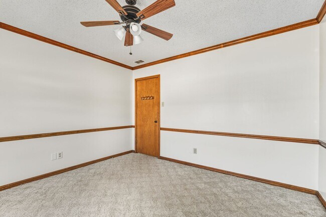 Building Photo - Beautiful 3 Bed / 2 Bath Home in Fort Smith (0.73 Acre Lot)