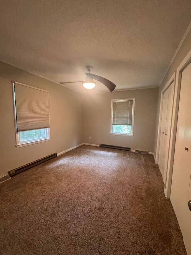 Building Photo - Spacious Brick Ranch on 3 Private Acres in Commerce