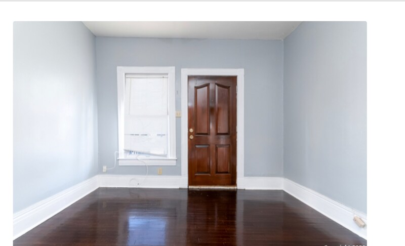 Building Photo - 208 E Arsenal St