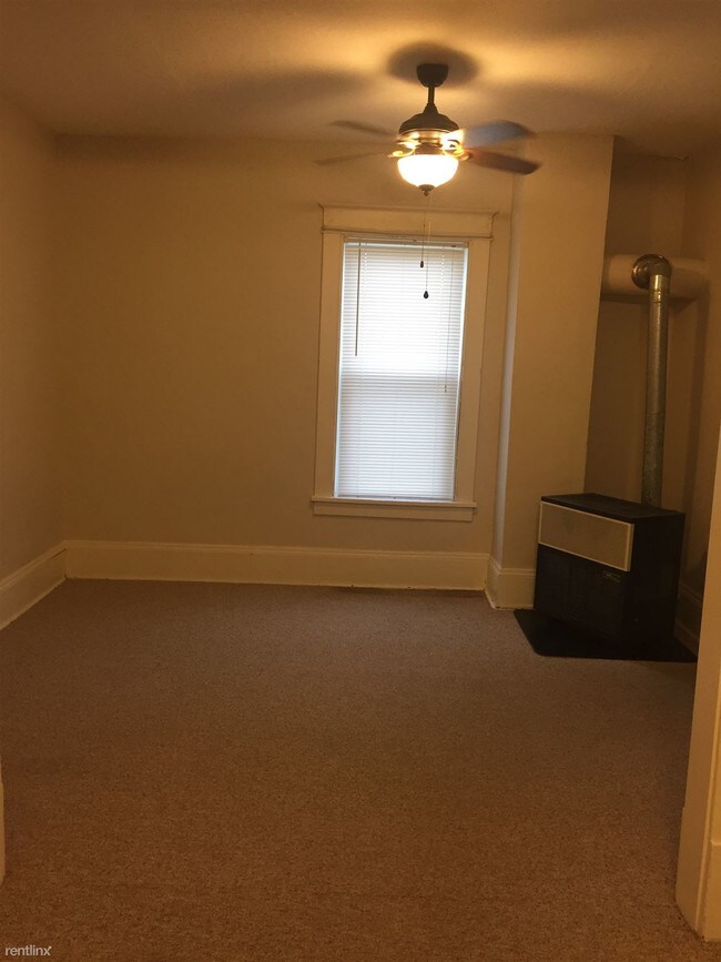 Building Photo - 324 Orange St