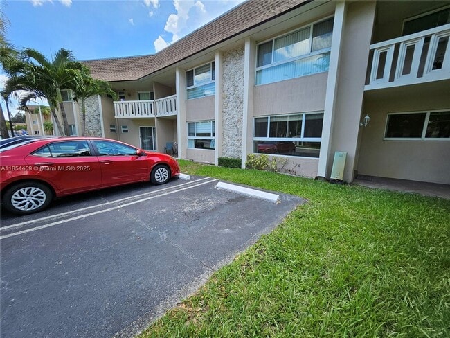 Building Photo - 7490 Miami Lakes Dr