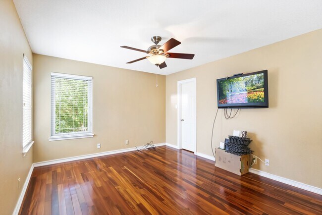 Building Photo - 2538 Somerall