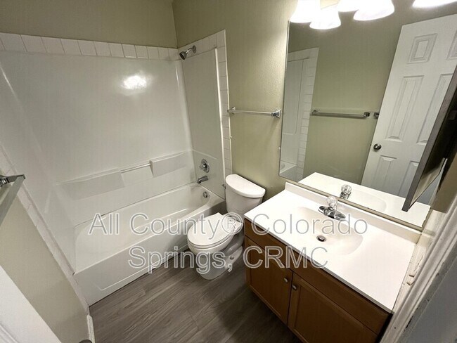Building Photo - 1010 Mazatlan Cir