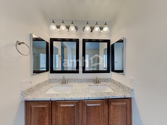 Building Photo - 67 W Paseo Celestial