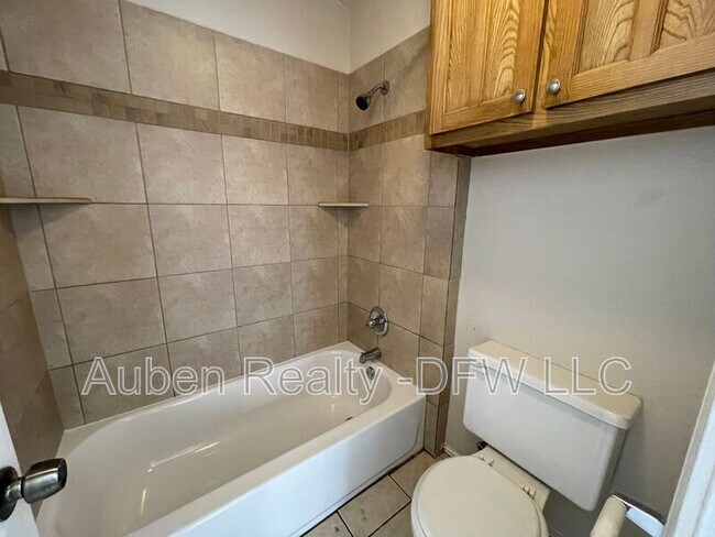 Building Photo - 5524 Lewis Ct