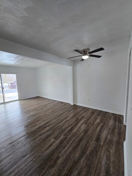 Building Photo - 162 Chris Drive