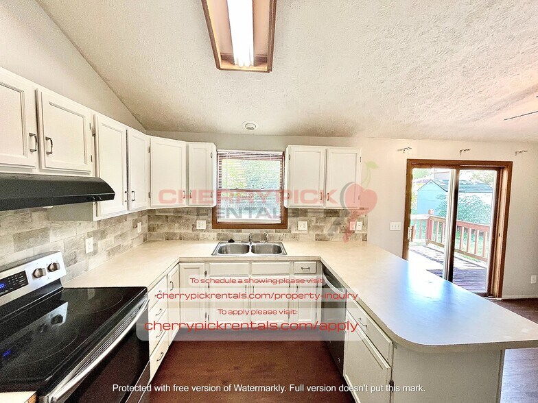 Building Photo - 2612 S 52nd St