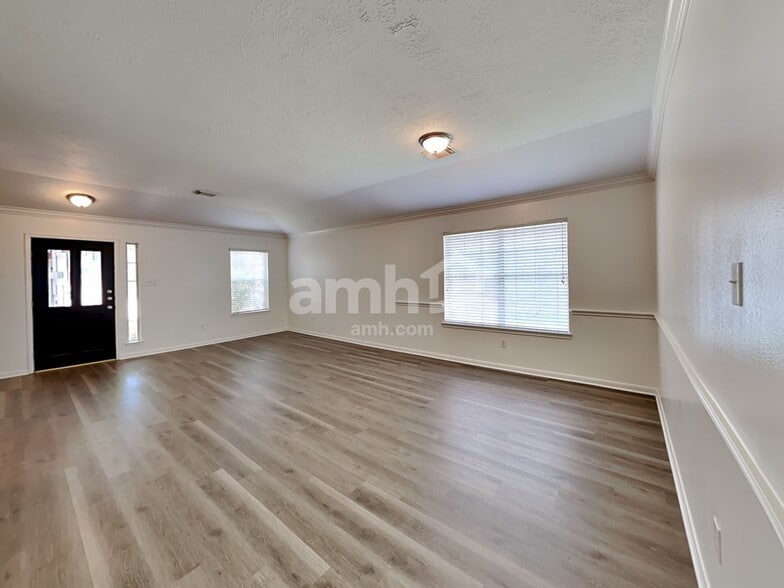 Building Photo - 3043 Crestbrook Bend Ln