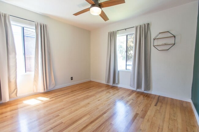 Building Photo - Lakewood Home, 2 Bedroom, 1 Bath with GREAT Backyard Space!