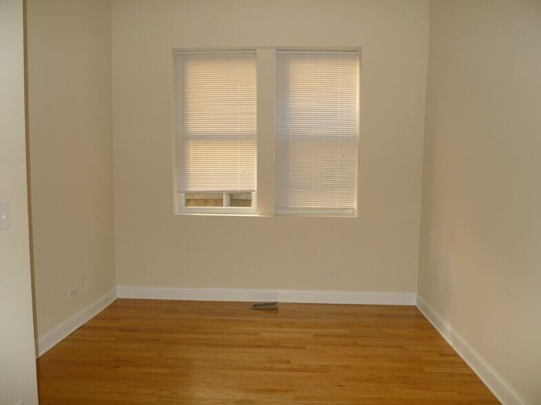 Building Photo - 1448 N Leavitt St