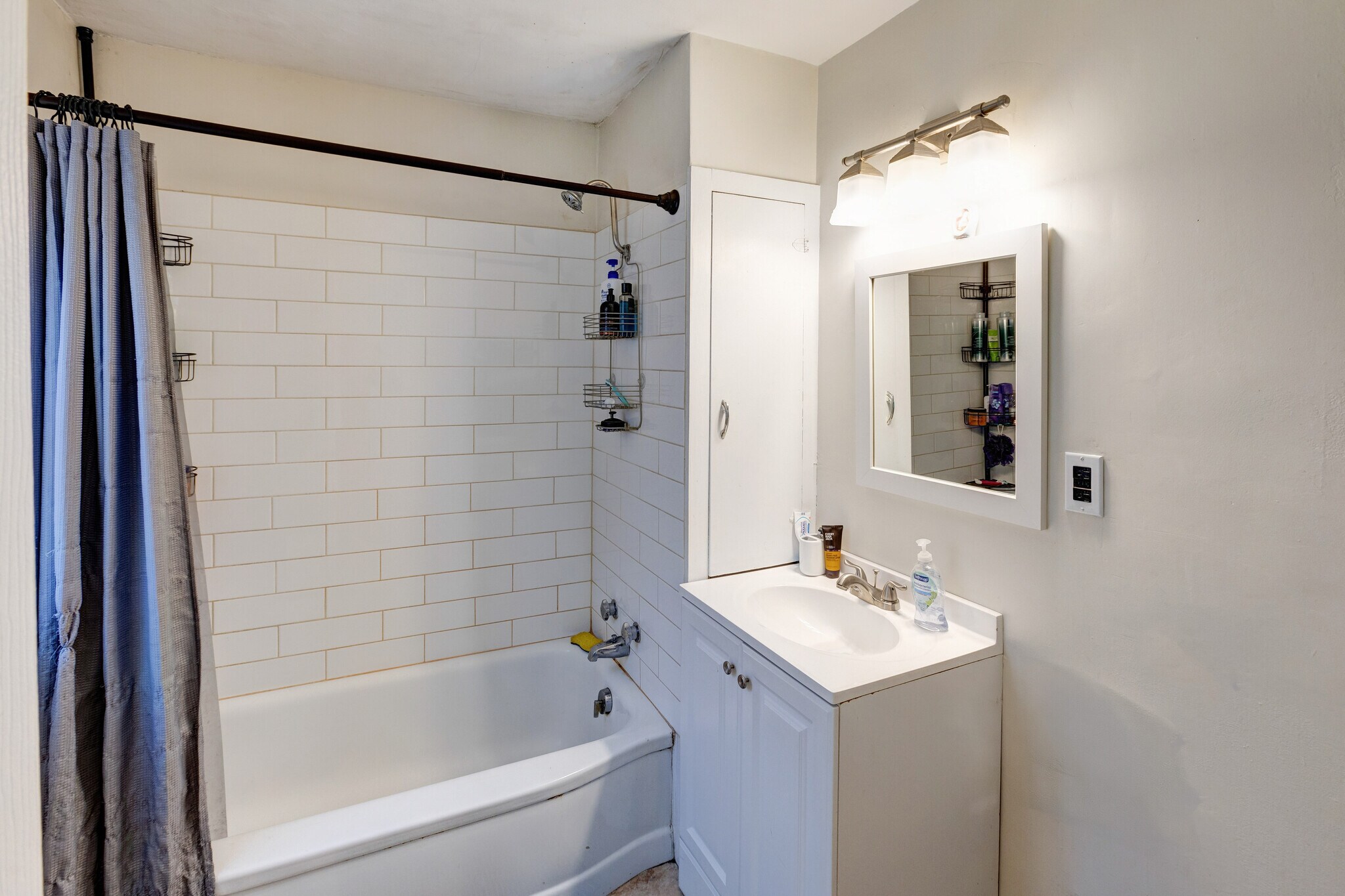 Building Photo - 21 Elk Creek Rd