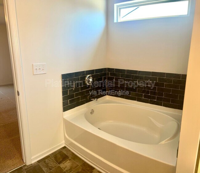 Building Photo - 541 Overo Dr