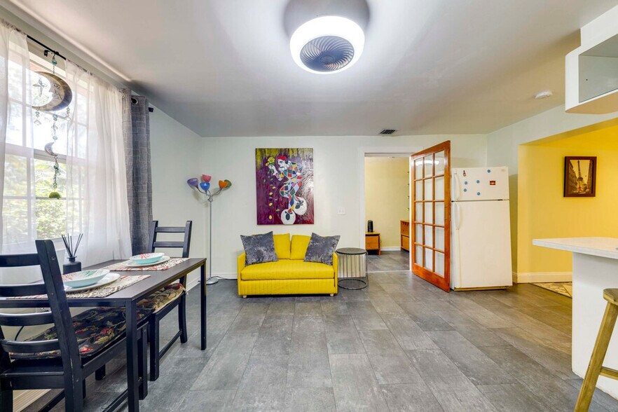 Building Photo - 1760 NE 144th St