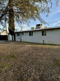 Building Photo - 3702 E 22nd St