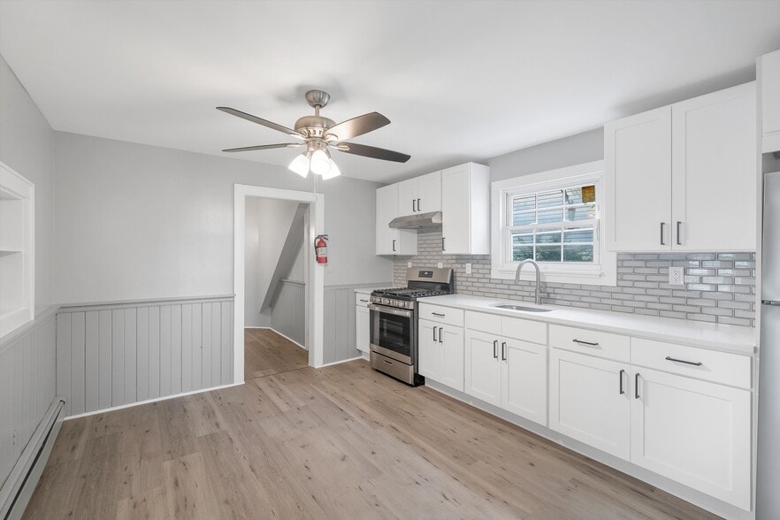 Kitchen - 102 Wawayanda Ave