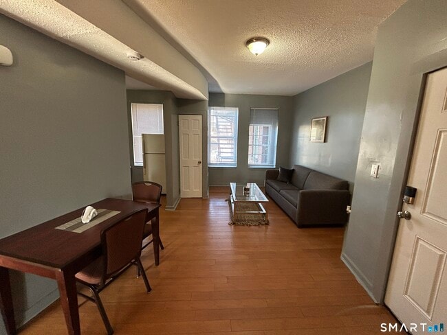 Building Photo - 83 Hallock St