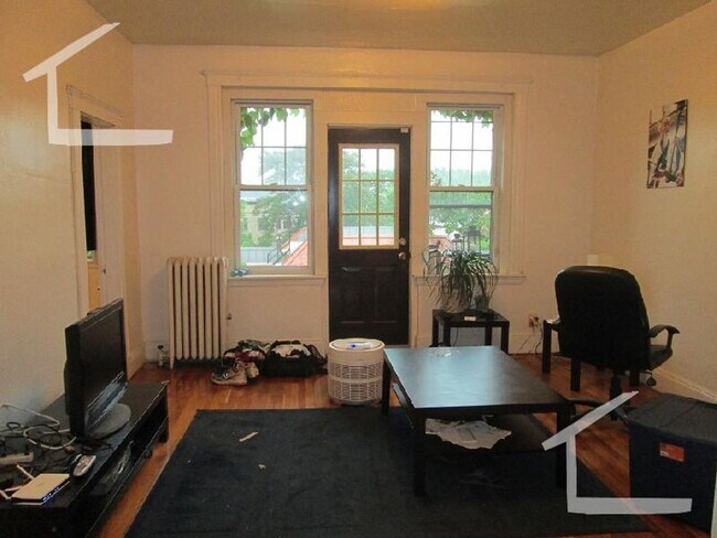 Building Photo - 3bed1bath in Brighton is available in 9/1