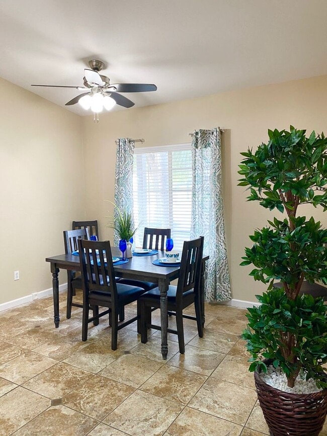 Building Photo - Best Deal in SW Bakersfield. Fully furnished home with a Pool