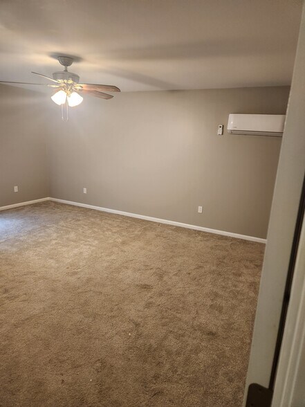 Building Photo - 170 Forestview Cir