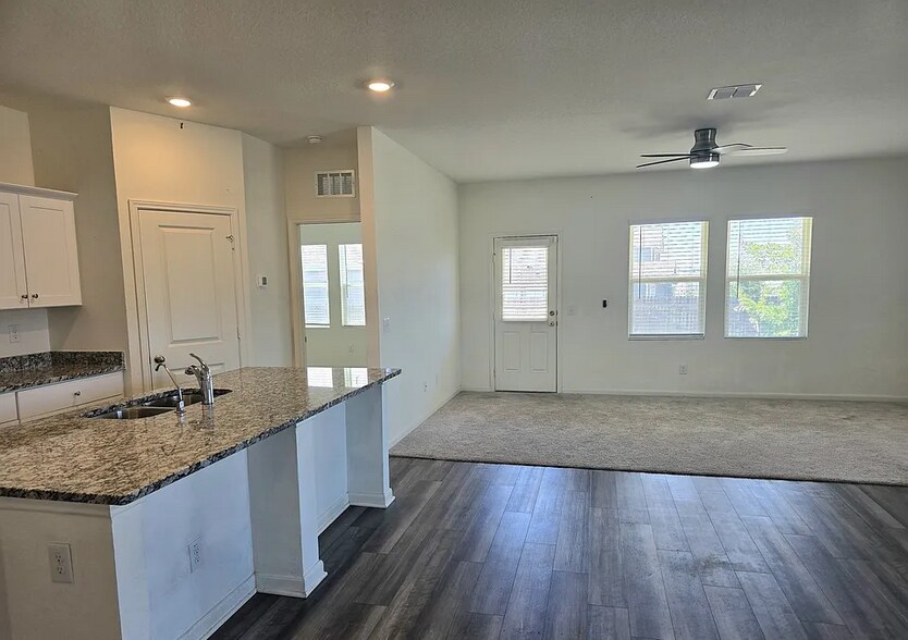 Building Photo - 4913 Jovian