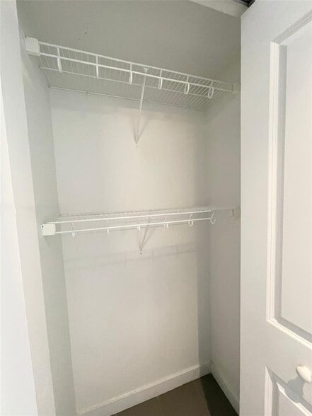 Building Photo - 1600 NE 1st Ave