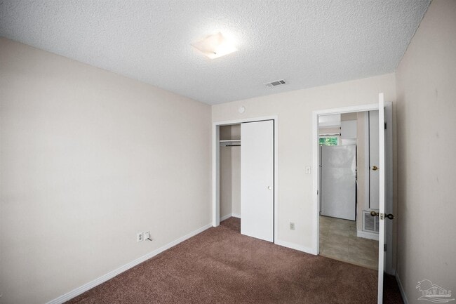 Building Photo - 5719 Ventura Ln
