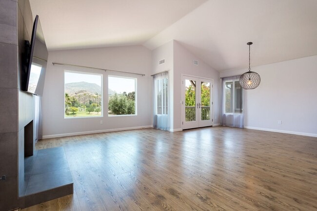 Building Photo - Modern Home in West Village of Singing Hills