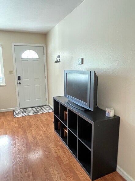 Building Photo - 603 Berryessa St