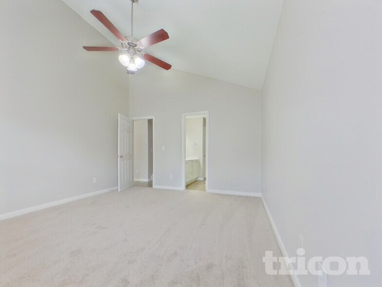 Building Photo - 819 Chablis Dr