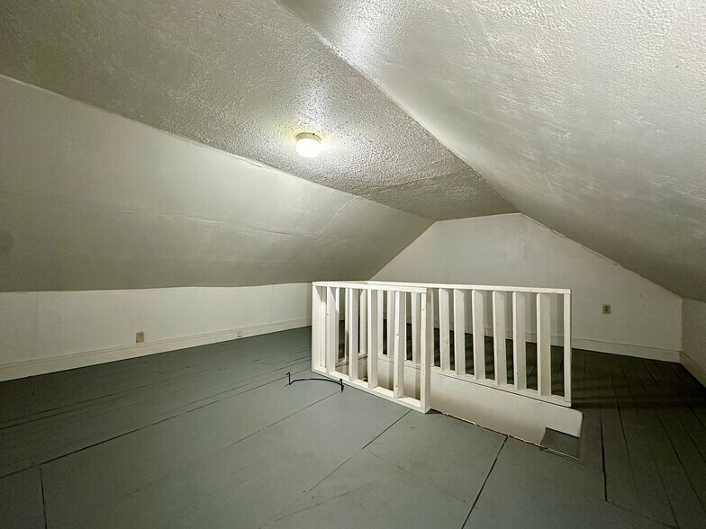 Building Photo - 715 Rear Mabel St