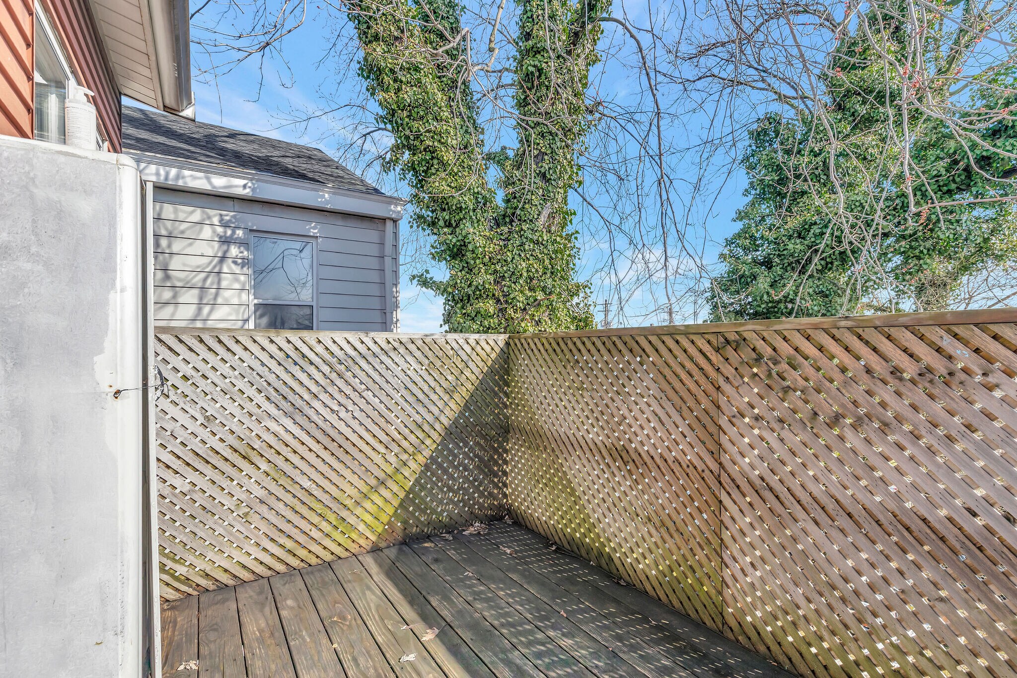 Building Photo - 1410 Russell St