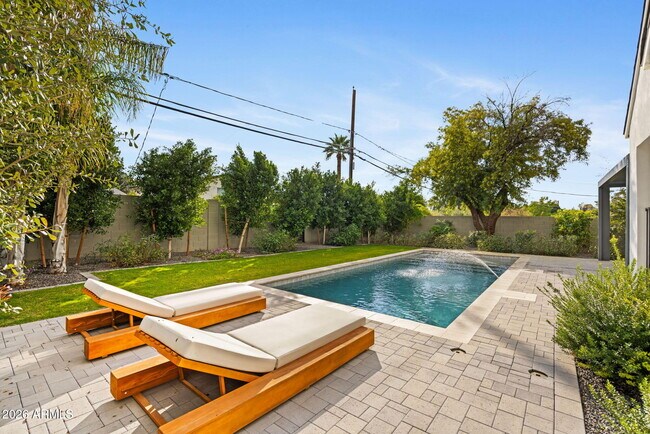 Building Photo - 4145 N 42nd Pl