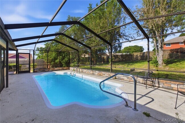 Building Photo - 3632 N Honeylocust Dr