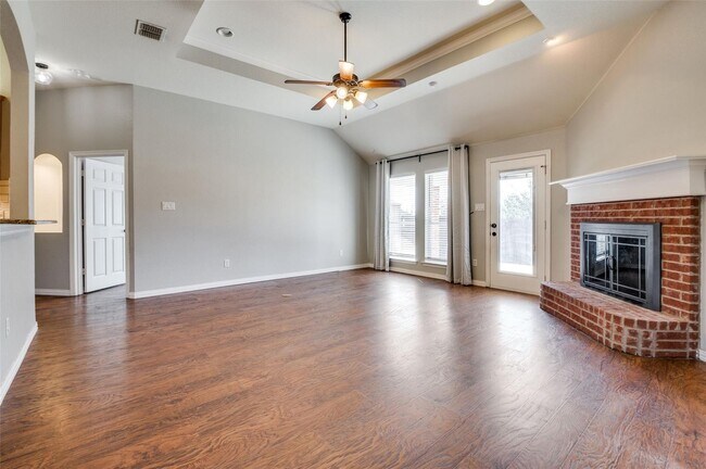 Building Photo - Amazing 3 Bed, 2 Bath Rental Available in ...