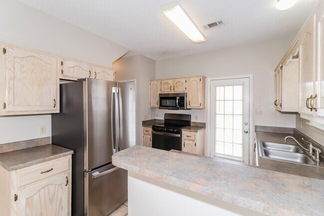 Building Photo - 784 Breeze Way