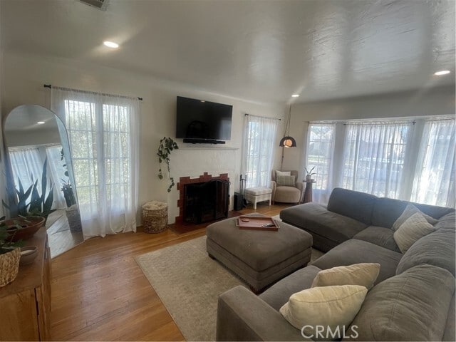 Building Photo - 4586 Sunnyside Dr