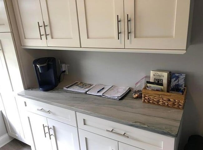 Building Photo - 7716 SE Sugar Sand Cir