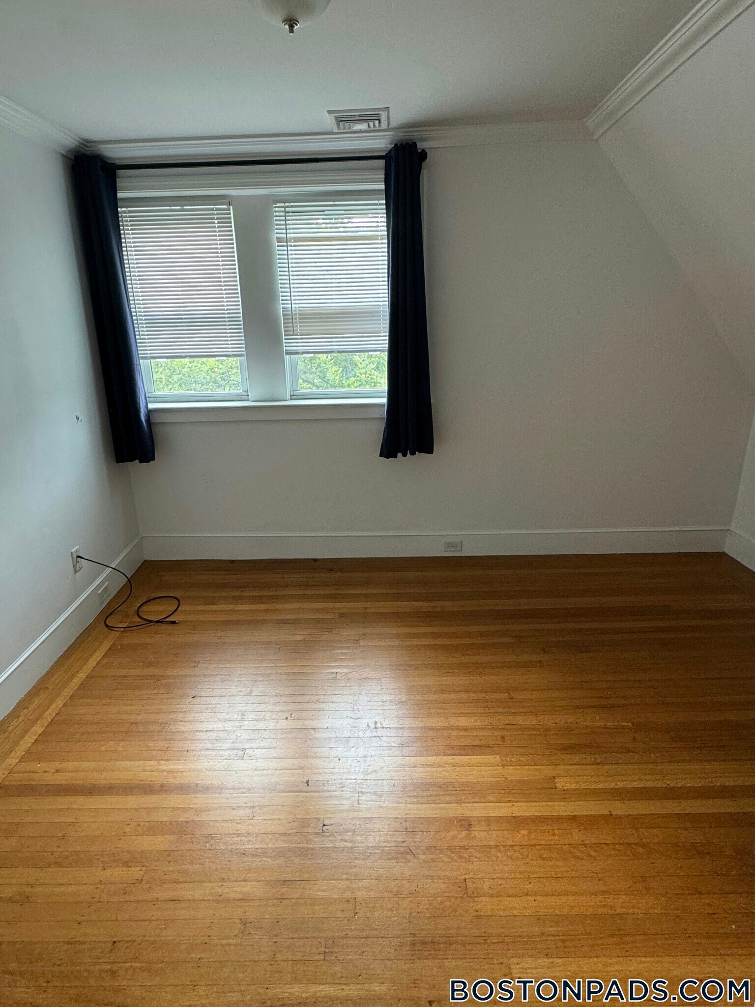 Building Photo - 1798 Beacon St