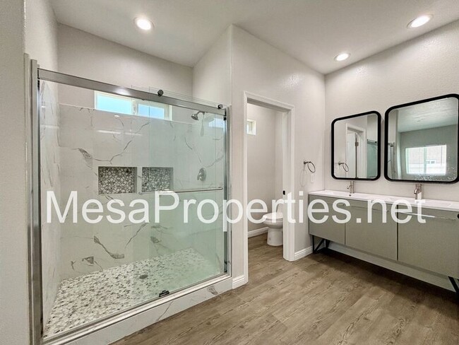 Building Photo - 13555 Sea Gull Dr