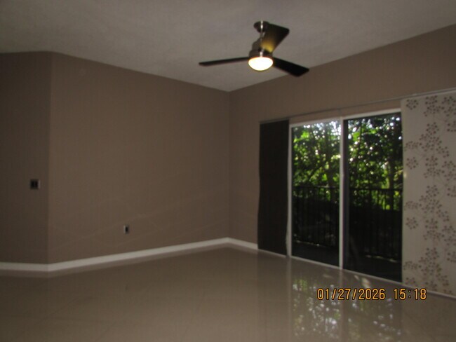 Building Photo - 350 Crestwood Cir