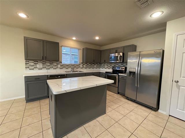 Building Photo - 5817 Mountain Bluff Dr