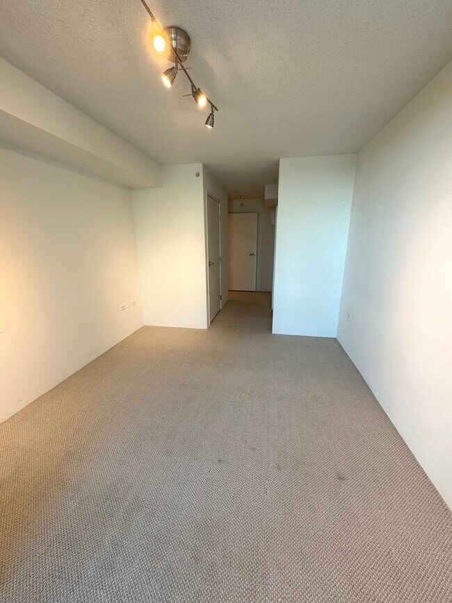 Building Photo - 9725 Woods Dr