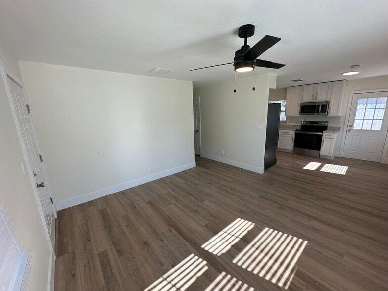 Building Photo - 3111 W Spruce St