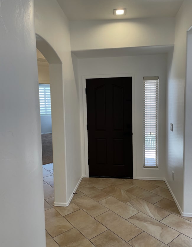 Building Photo - 7360 E Cll Hospedero
