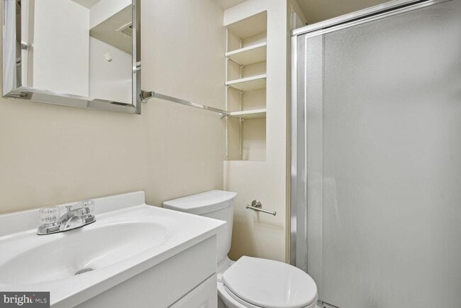 Building Photo - 1510 Chatham Colony Ct