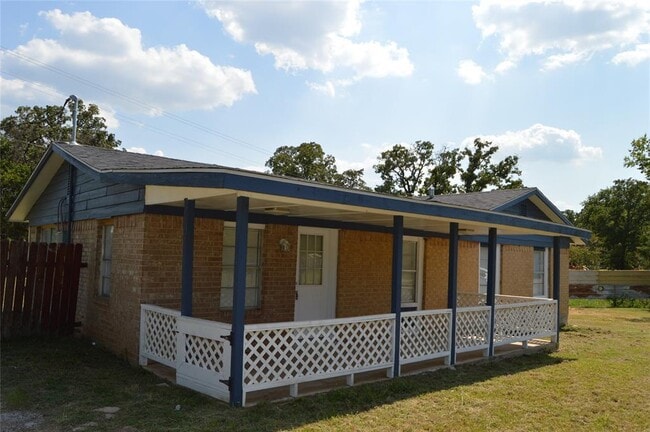 Building Photo - 245 Flaming Oak Dr