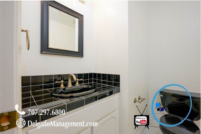 Building Photo - Benicia! Large two bedroom, two and half b...