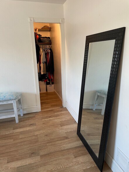Master closet walk-in - 6449 101st Way N
