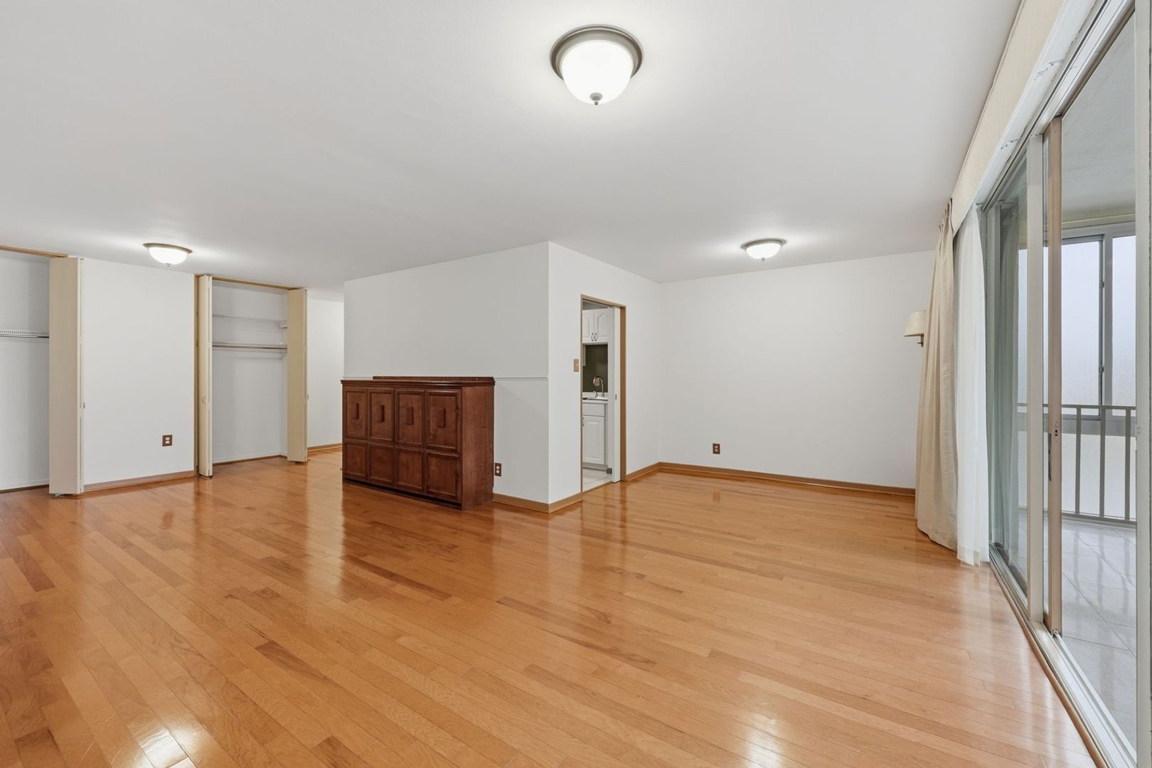 Building Photo - 2324 Madison Rd